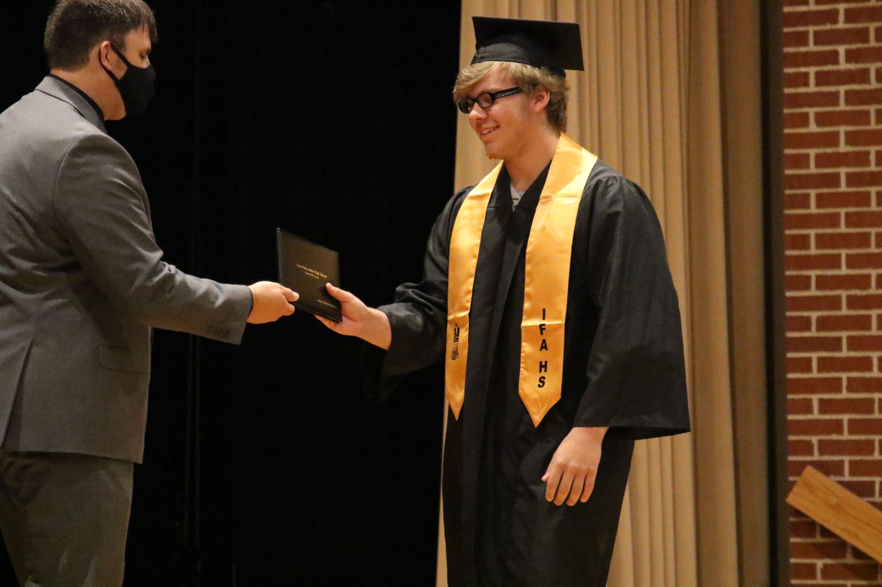 IFA_Grad1753.JPG